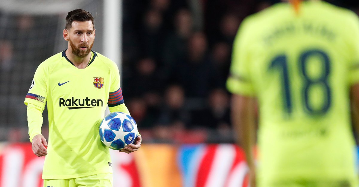 显示出他正 显示出他正