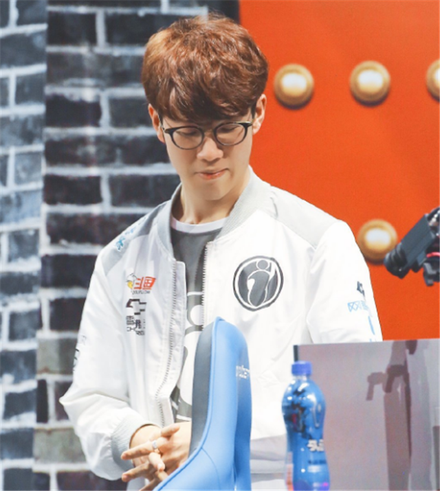 断线路的人 断线路的人