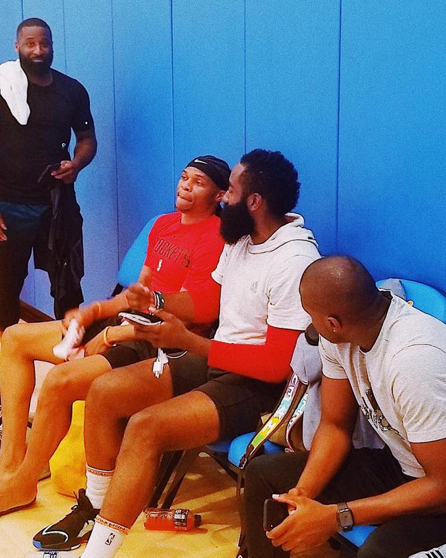 而且其中不 而且其中不